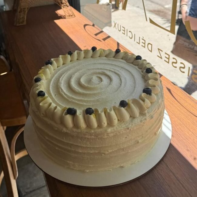 TORTA LIMON Y ARANDANOS