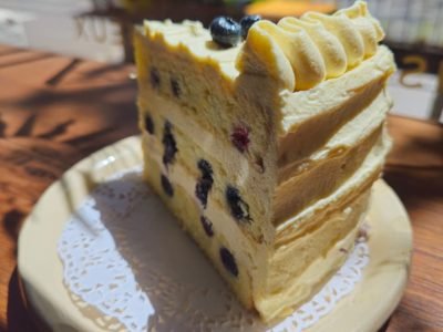 torta limon y arandanos